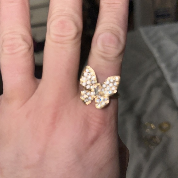 NWOT torrid diamond gold butterfly ring size 10-13 fits all fingers and thumb - Picture 3 of 3
